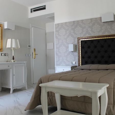 Hotel Residence Villa Del Mare Rimini Exterior photo