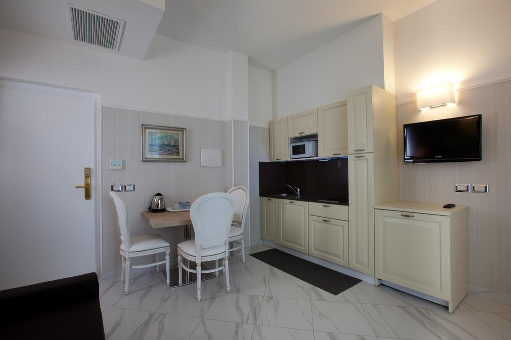 Hotel Residence Villa Del Mare Rimini Exterior photo
