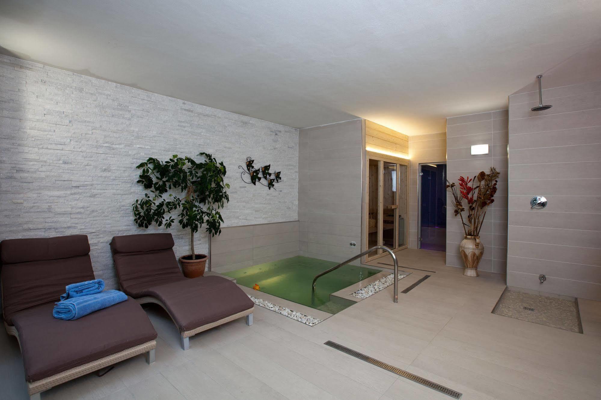 Hotel Residence Villa Del Mare Rimini Exterior photo